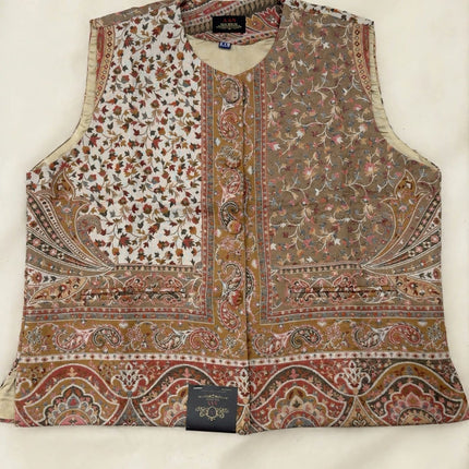 Kani Jamawar women's kurta waistcoat, ivory taupe paisley, front view