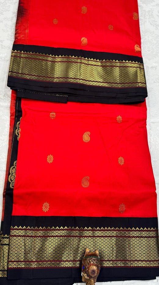 Authentic Paithani from Yeola | 100% handwoven Pure Silk saree |Red with Black border|Kadiyal Maharani|Silk Mark Certified