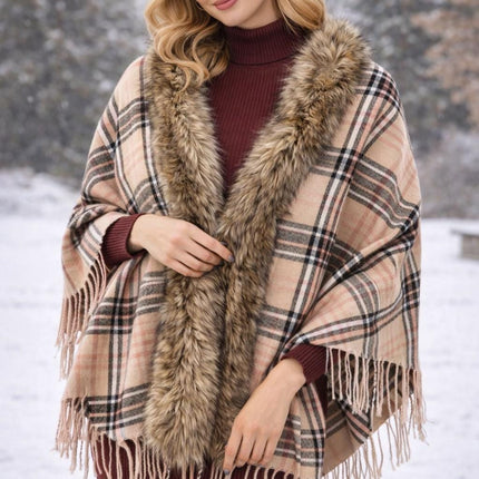 Wool Poncho with Fur Collar / Tassels on the border checks pattern