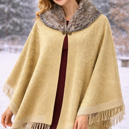 Wool Poncho with Fur Collar / Tassels on the border checks pattern