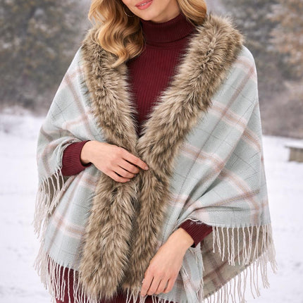 Wool Poncho with Fur Collar / Tassels on the border checks pattern