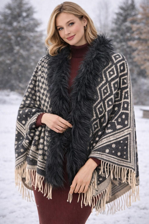 Wool Poncho with Fur Collar / Tassels on the border checks pattern